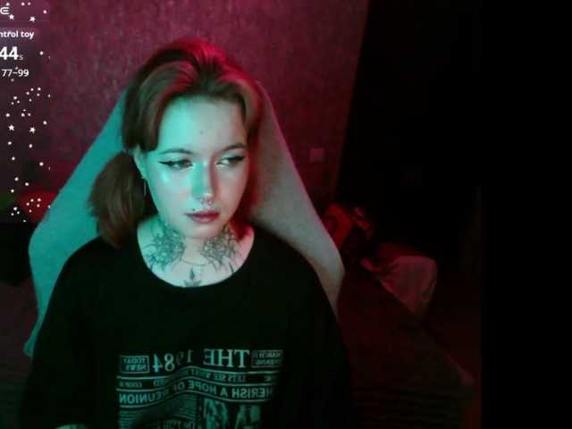 lilacmoon live cam preview