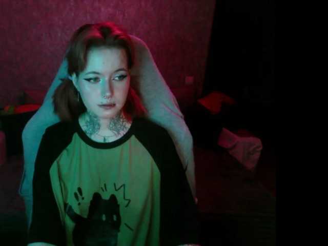 lilacmoon live cam preview