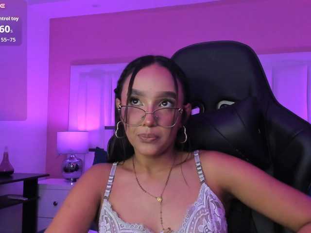 BabyCherry live cam preview