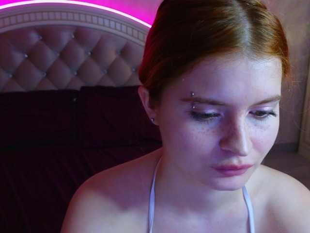 LizzieMorris live cam on BongaCams