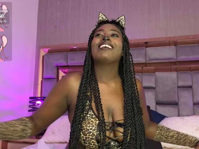 SheylaMunn live cam on BongaCams