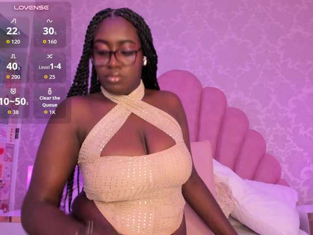 SheylaMunn live cam on BongaCams