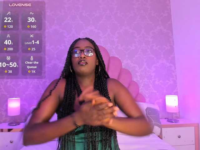 SheylaMunn live cam on BongaCams