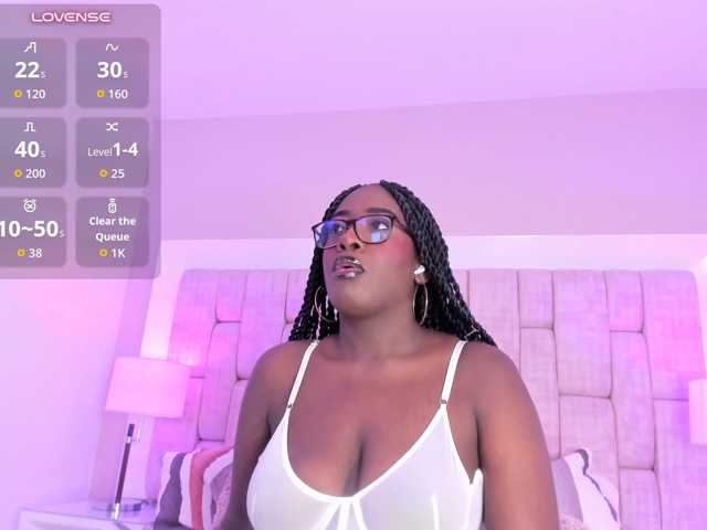 SheylaMunn live cam on BongaCams
