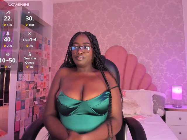 SheylaMunn live cam on BongaCams
