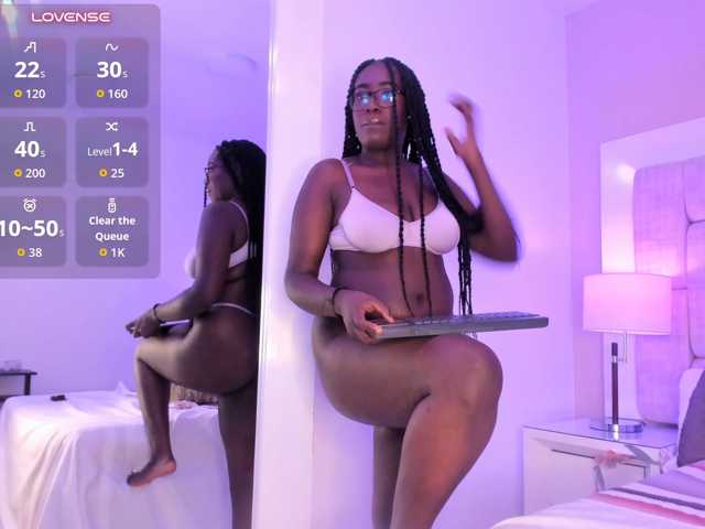 SheylaMunn live cam on BongaCams