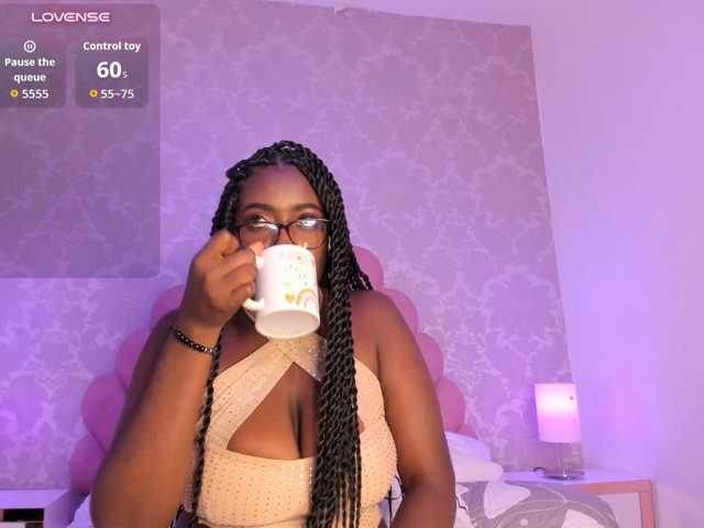 SheylaMunn live cam on BongaCams