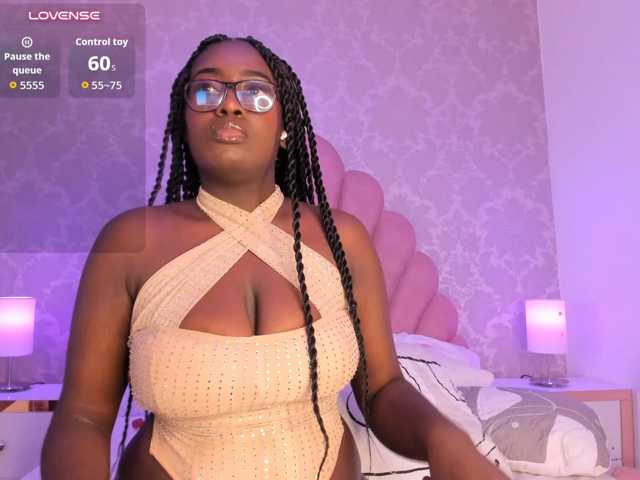 SheylaMunn live cam on BongaCams