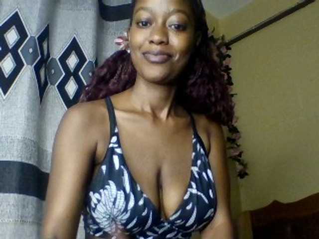 Hotpussy41 live cam on BongaCams
