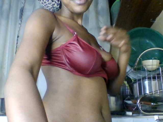 Hotpussy41 live cam on BongaCams