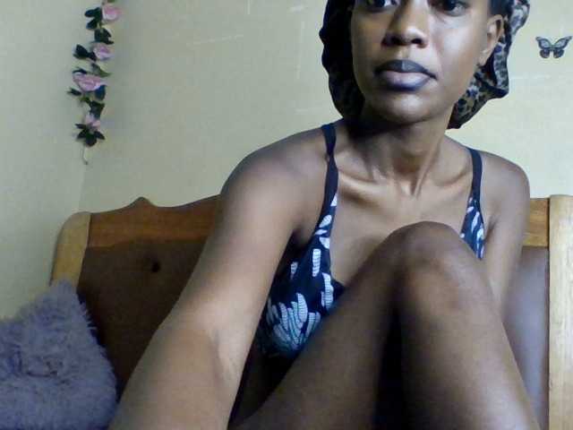 Hotpussy41 live cam on BongaCams