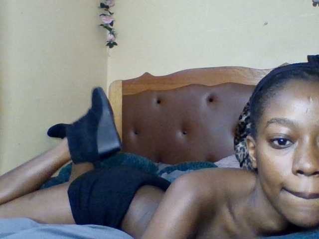 Hotpussy41 live cam on BongaCams