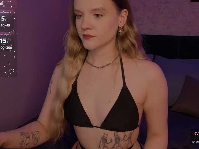 Molly--murrr live cam on BongaCams