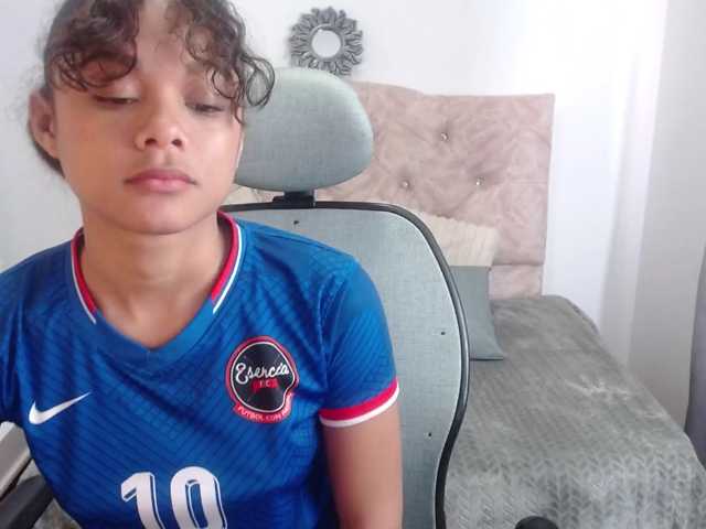 kristafox live cam preview