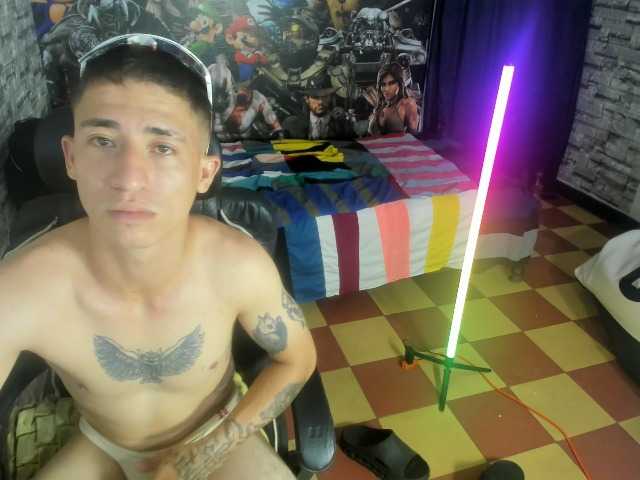 cristopherjune live cam preview