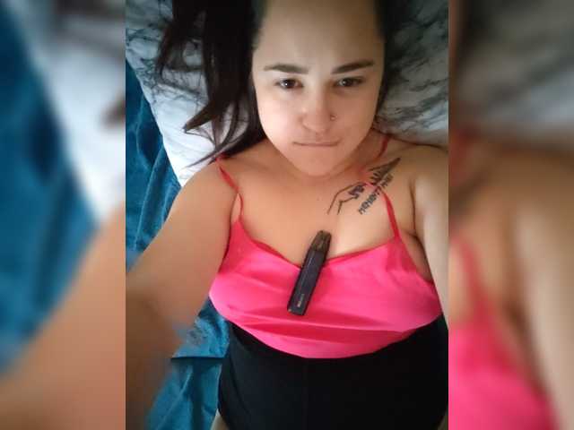 Kisslians live cam on BongaCams