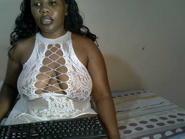 SweetThicky live cam on BongaCams