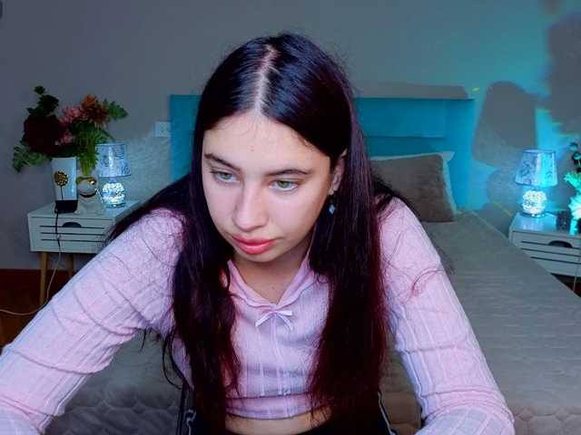 Cute-kittyy live cam