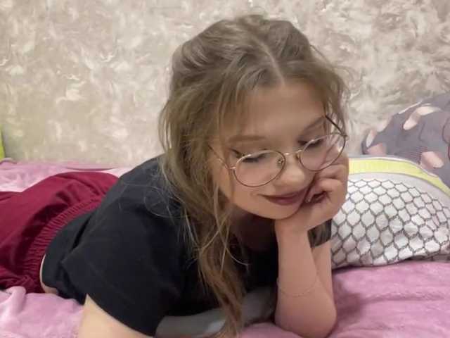 CharlaSliman live cam on BongaCams