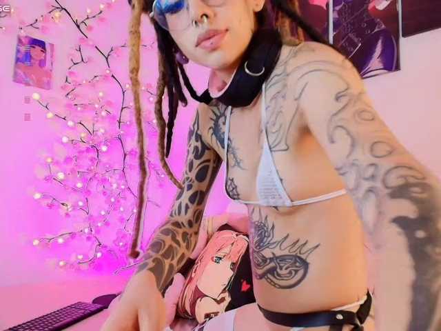 Anniecrow live cam on BongaCams