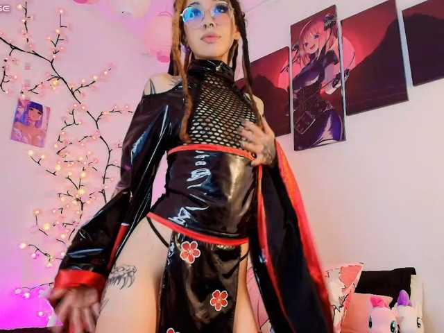 Anniecrow live cam on BongaCams