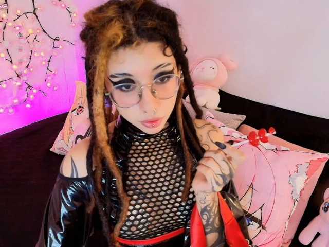 Anniecrow live cam on BongaCams