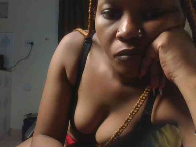 Nudebliss webcam