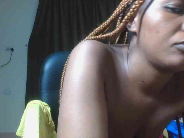 nudebliss's live room