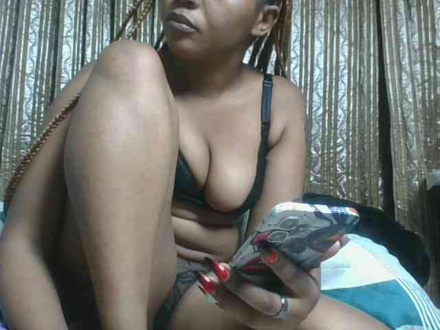 Nudebliss webcam