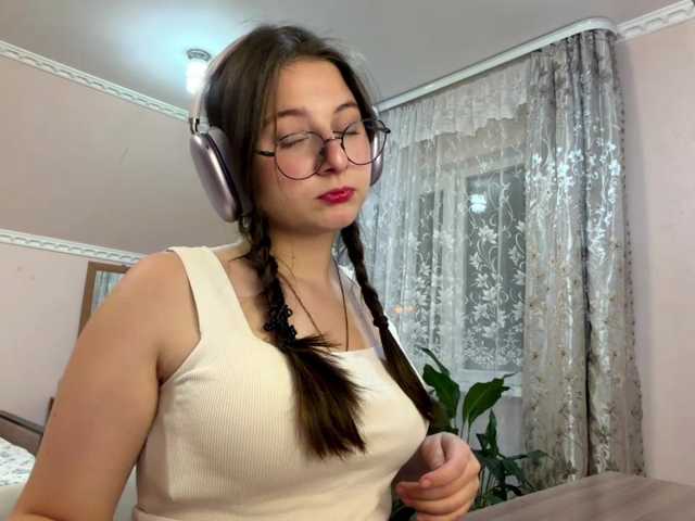 ElanaWilkin live cam on BongaCams