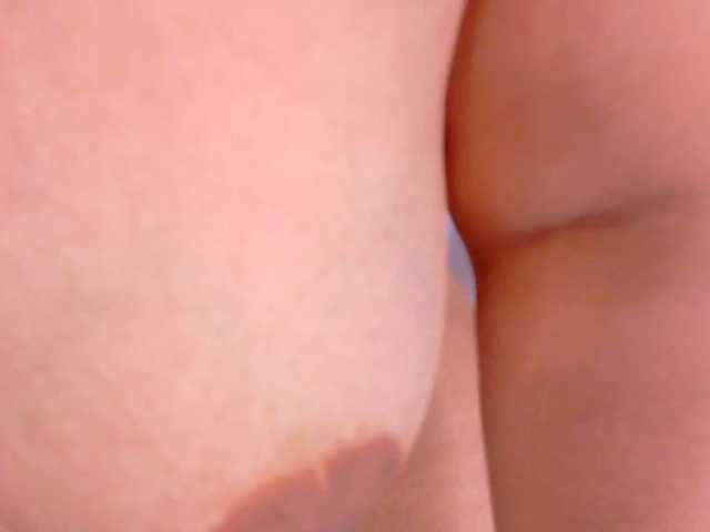 Zoe-Moretti live cam on BongaCams