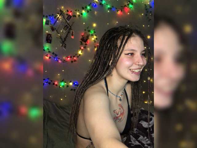 MilEy2 live cam on BongaCams