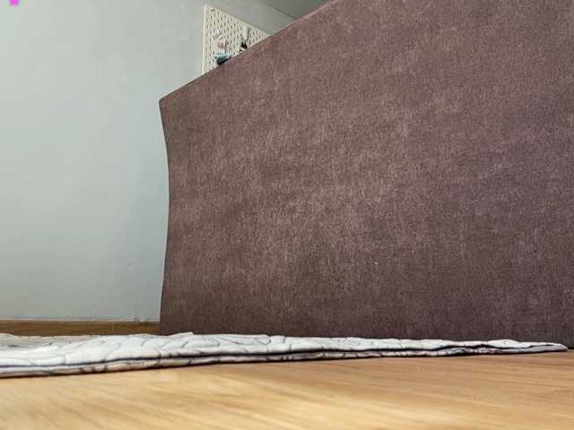 yoganfeet live cam preview