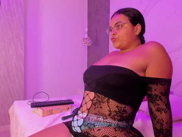 AureliaSinclair live cam preview