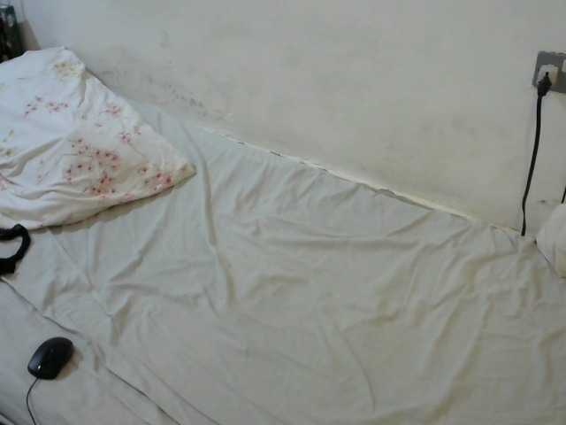 Curvylizy live cam on BongaCams