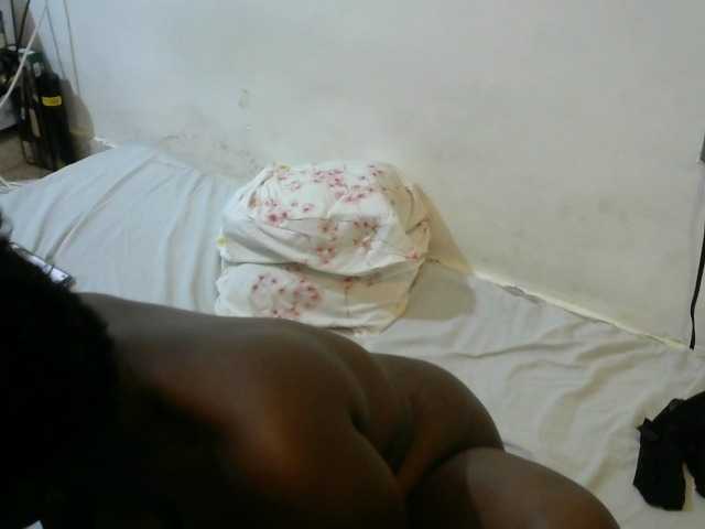 Curvylizy live cam