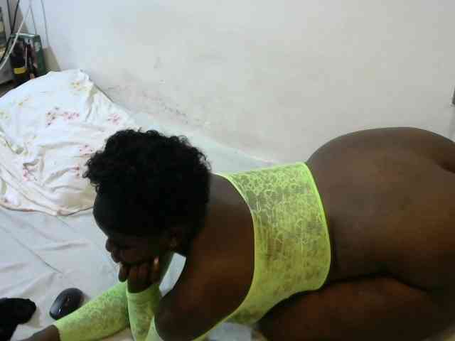 Curvylizy webcam