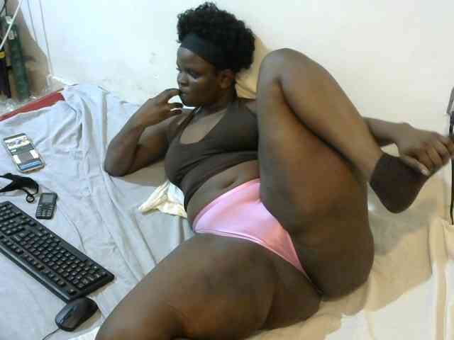 Model: Curvylizy