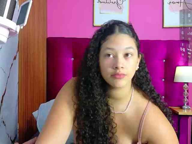 forbiddenlatinafruit's live room