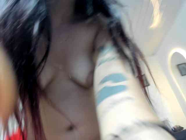 Modelo: hot-little-addict