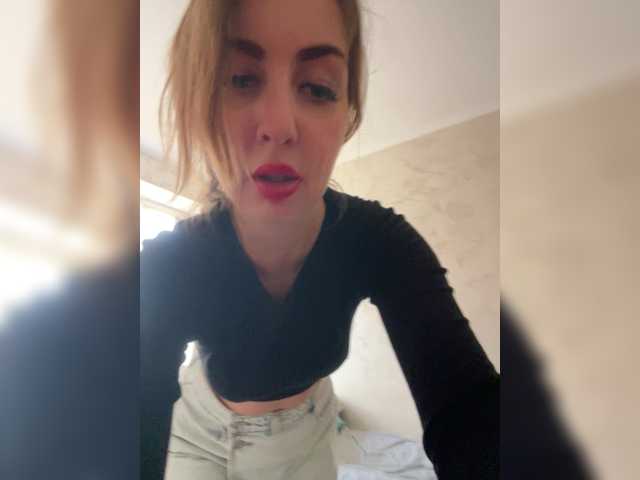 Diadi0608 live cam on BongaCams