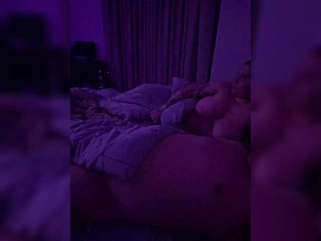 Ananasiki1 live cam on BongaCams