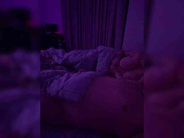 Ananasiki1 Live Webcam on BongaCams