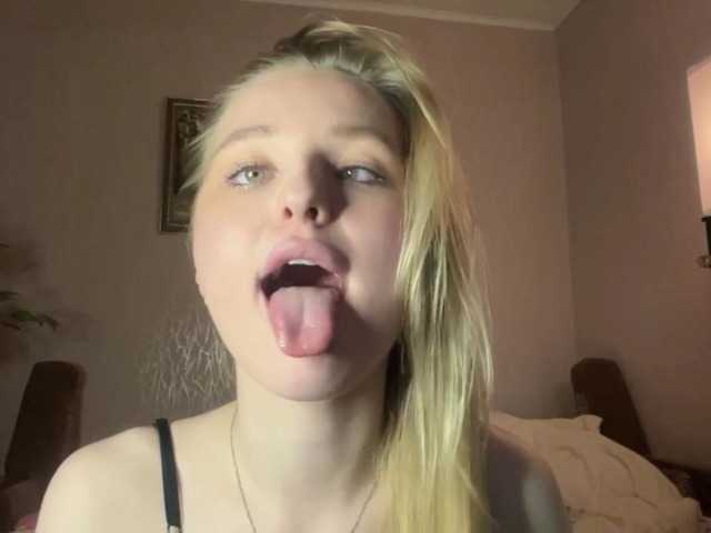 XochitlPeden live cam