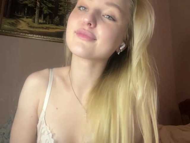 XochitlPeden live cam on BongaCams