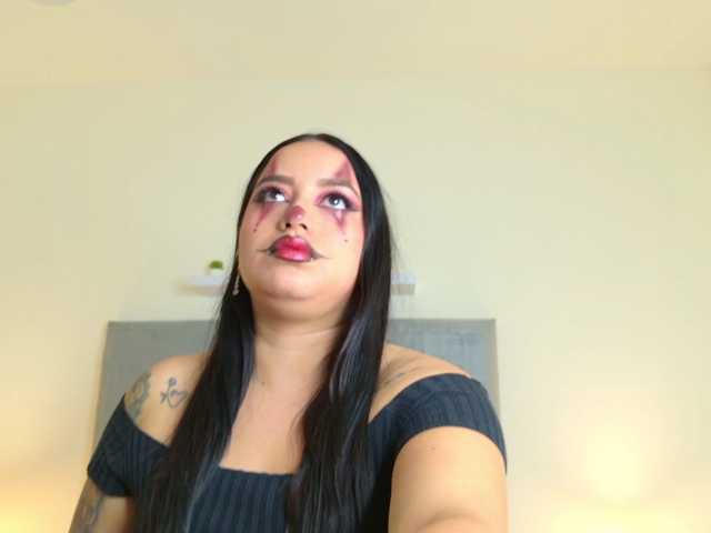 Victoriaromeroo live cam on BongaCams
