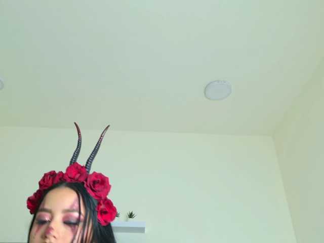 Victoriaromeroo live cam on BongaCams