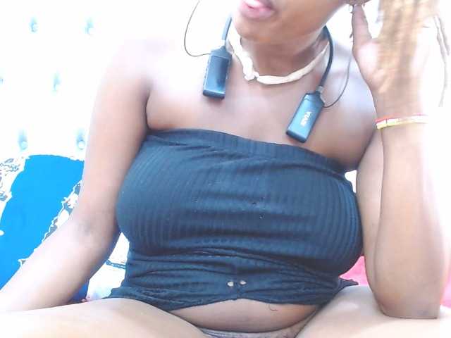 Blond2026 live cam on BongaCams