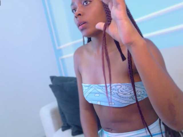 AzaleaNyx live cam preview