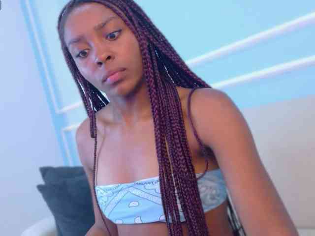 Azaleanyx's cam show statistics and live stream